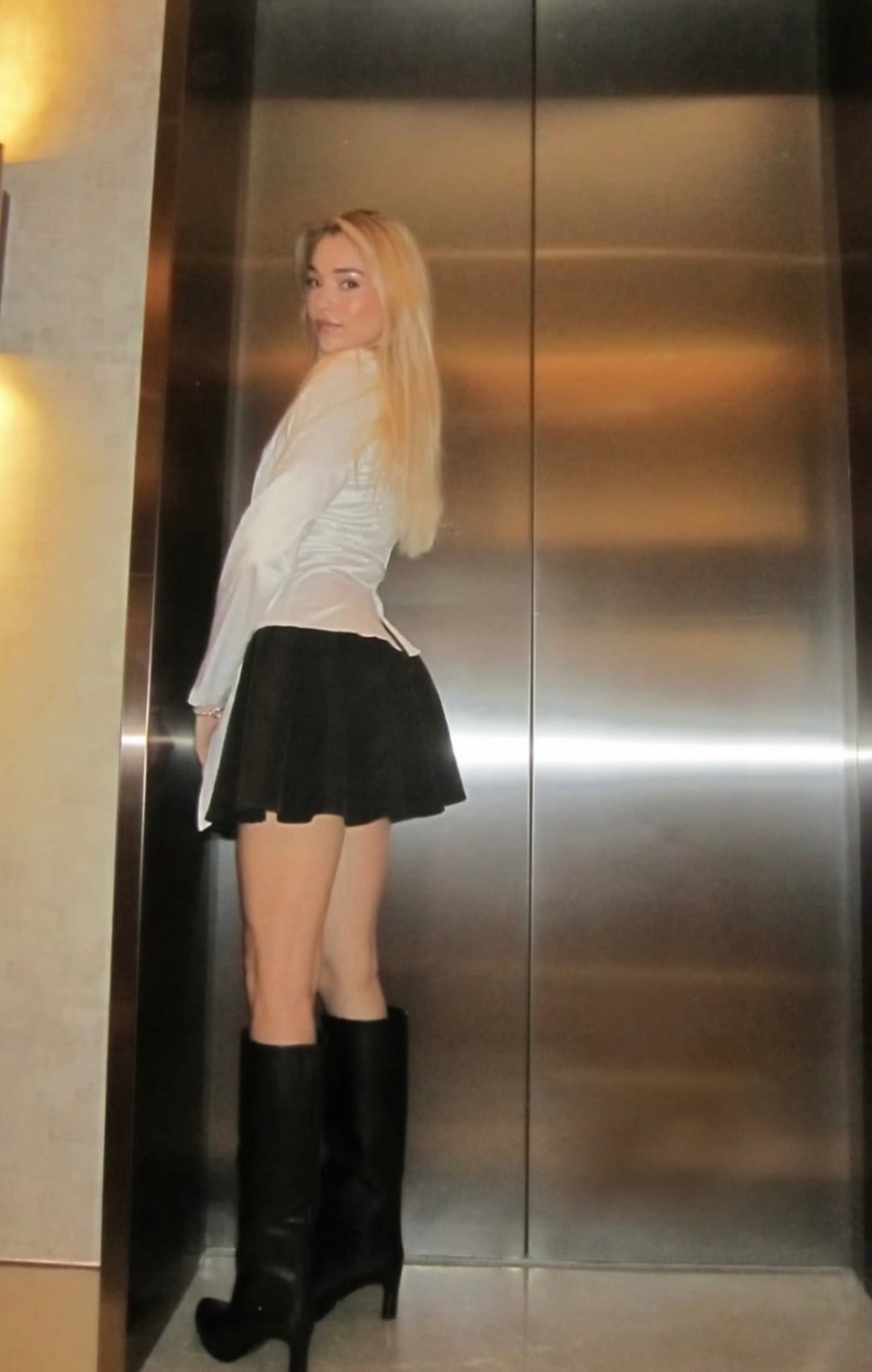 Skirt with pleats flair