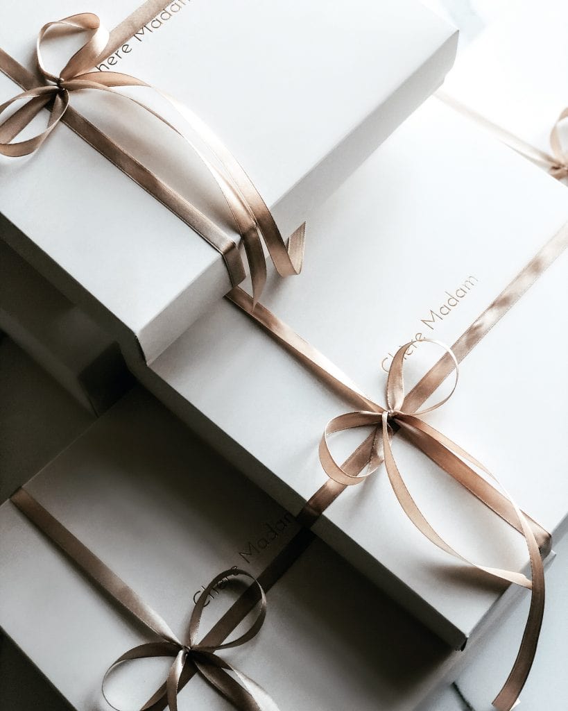 Naktinių ir chalato komplektas su nėriniais