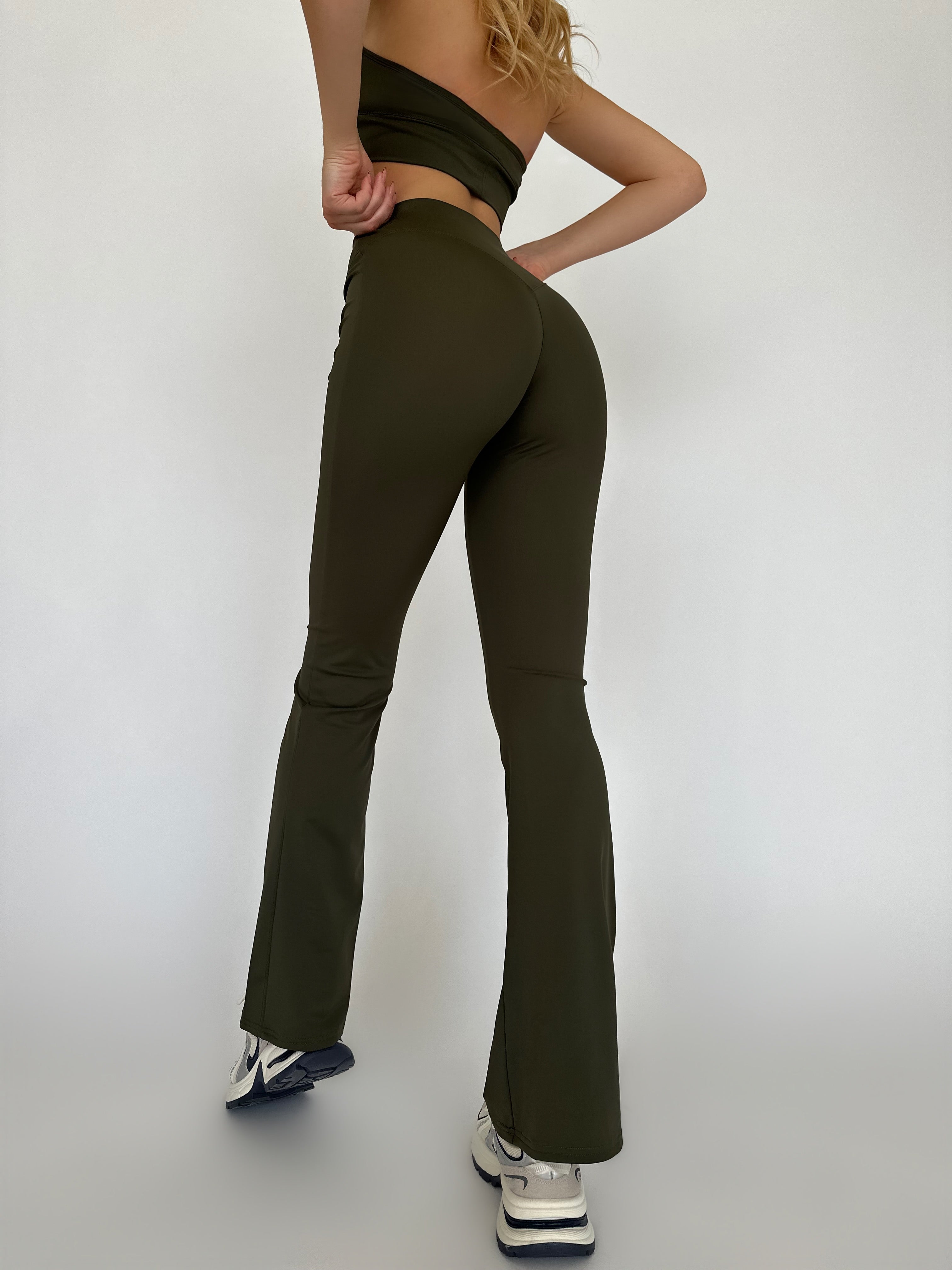 <tc>Pilates Collection flare pants</tc>